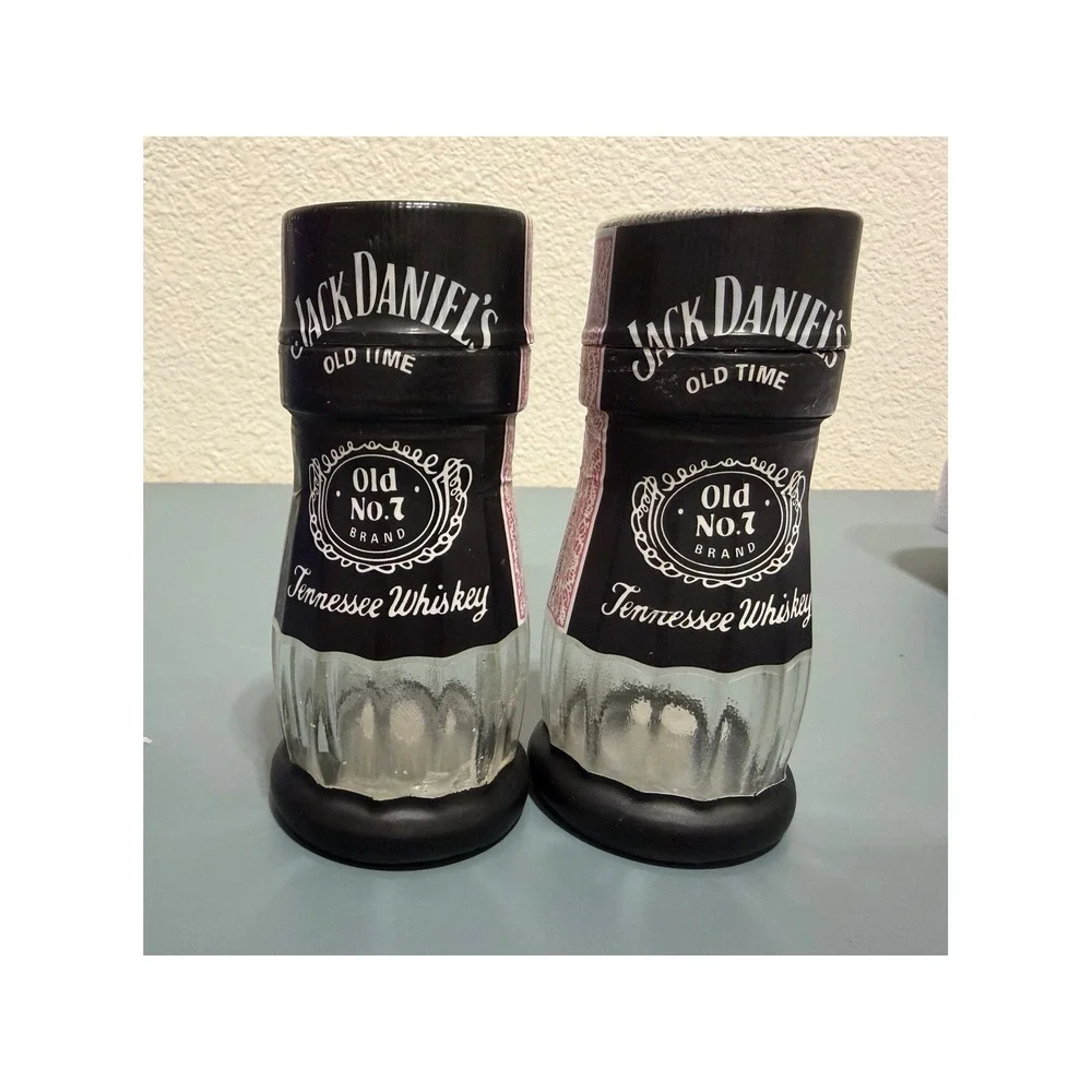 Jack Daniels Old No 7 Tennessee Whiskey Salt and Pepper Shakers Set Black Glass